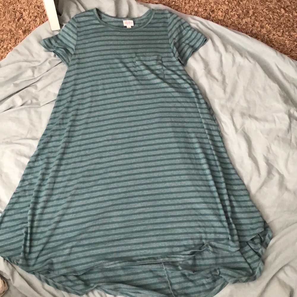XS shirt sleeved blue striped dress.